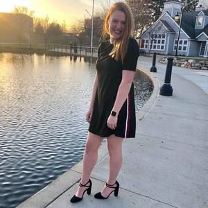 Meet your Posher, Alexis